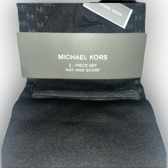 Mens Michael Kors Scarf and Reversible Hat Set MK logo Black/Charcoal Gray - Picture 2 of 9